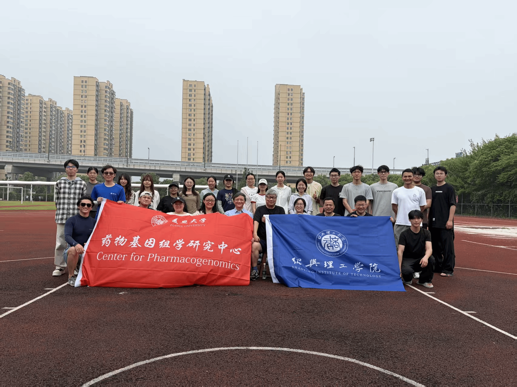 舟楫传情迎端午 两校携手促交流——绍兴...